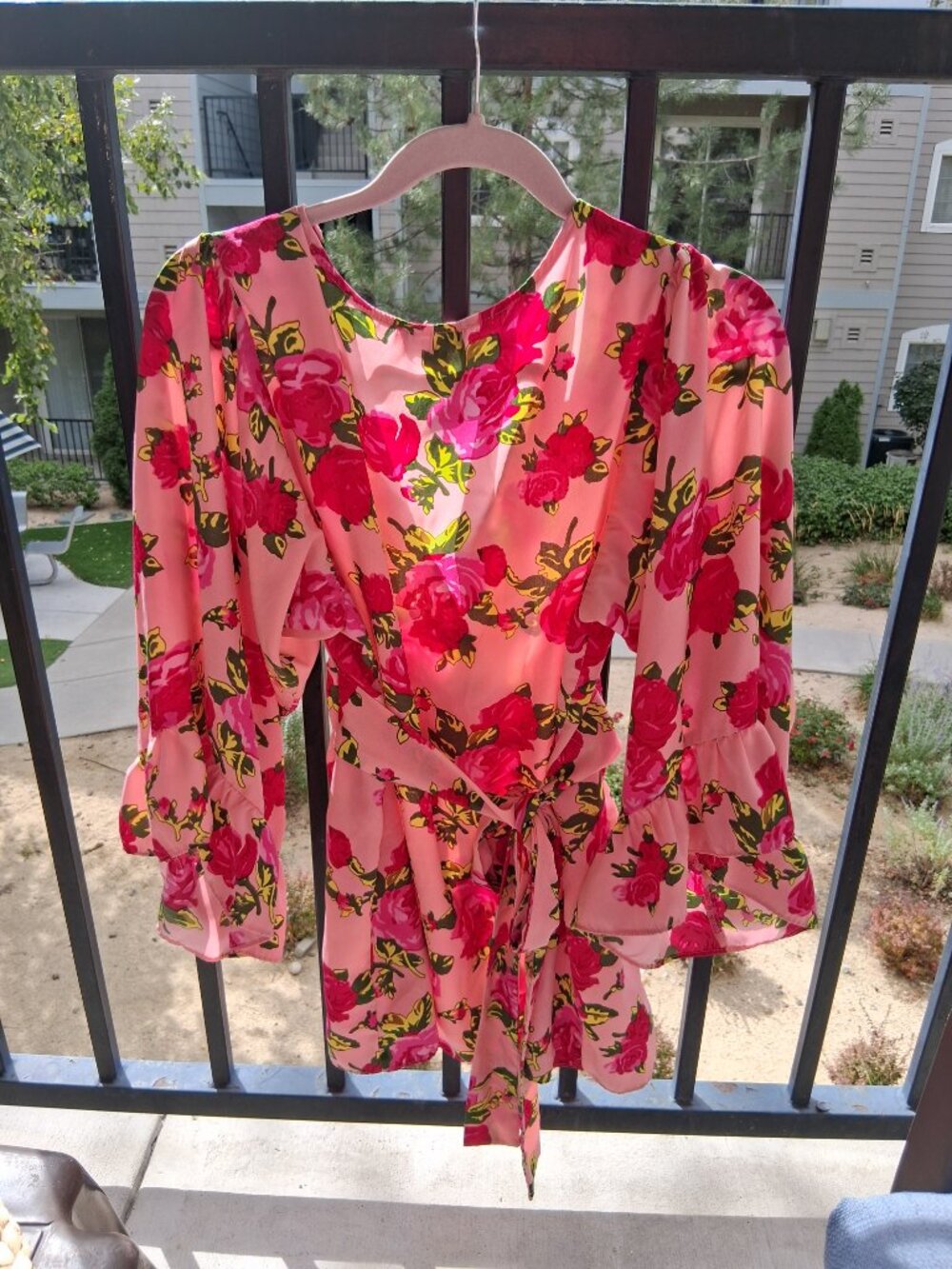 Betsey Johnson Vintage Pink Red Roses Ruffle Floral Tunic Peplum Tie Top XL - Picture 4 of 5